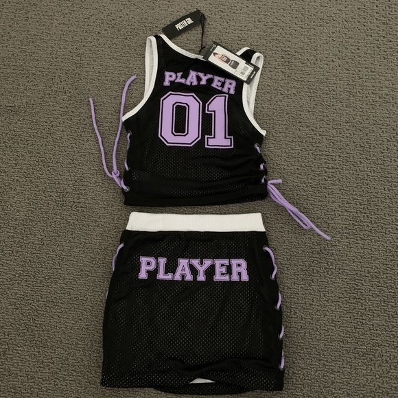 Dolls Kill Basketball Costume - Picture 4 of 4